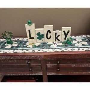 Green Clover Buffalo Plaid Shamrocks St.Patrick's Day Table Runner